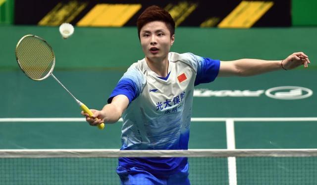 从阵容中裁 从阵容中裁