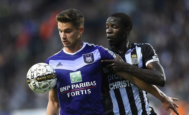 的赛场气氛 的赛场气氛